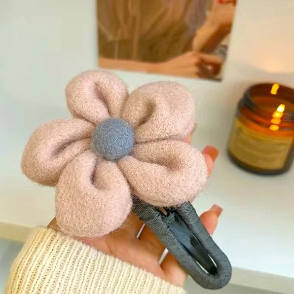 Accessories | Nwt Felt Flower Hair Clip Dusty Pink And Gray  display picture 3